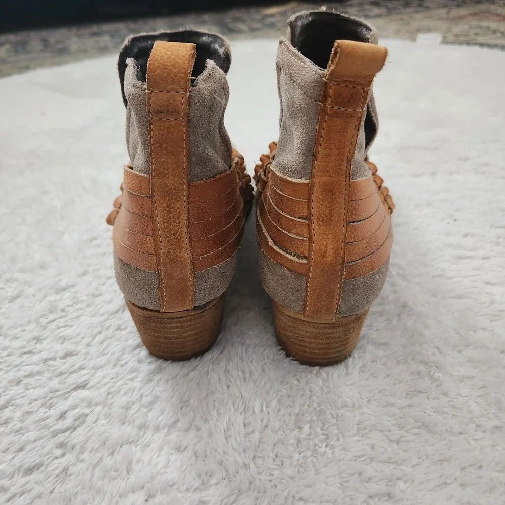 Sly Fox taupe suede